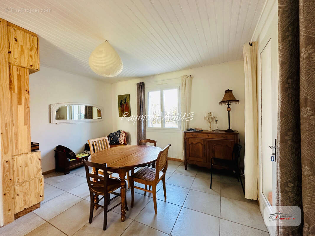 Charmante maison familiale de 4 chambres avec piscine et jardin arboré - photo 15