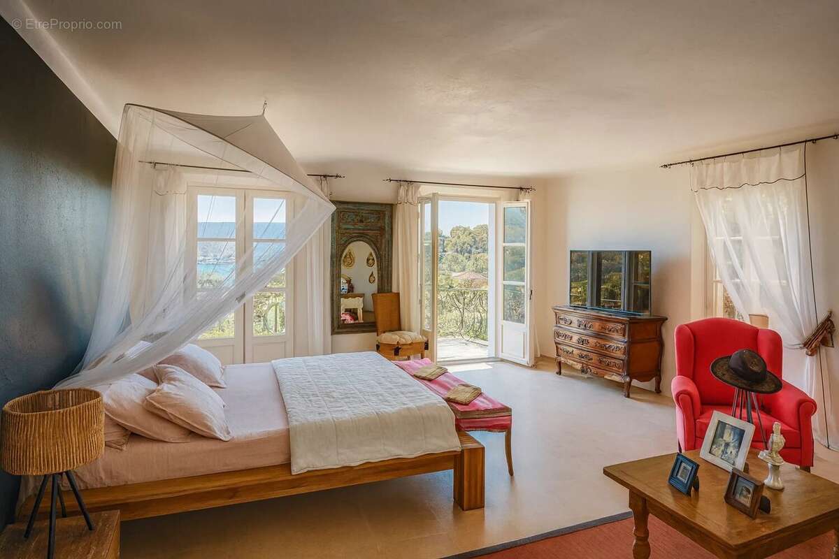 Maison à BORMES-LES-MIMOSAS