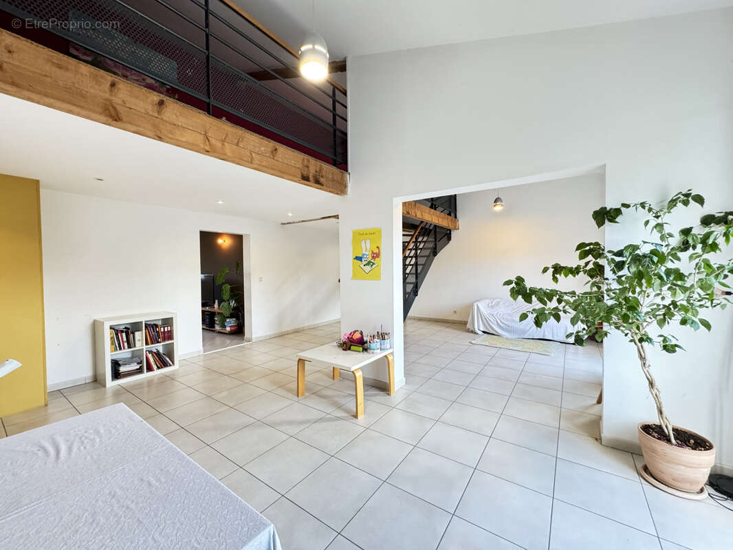 Maison à SALLES-DE-BARBEZIEUX