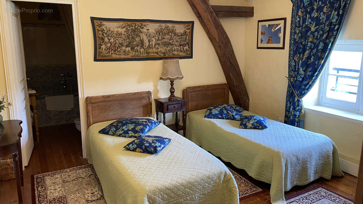 Maison à TOURNON-SAINT-PIERRE