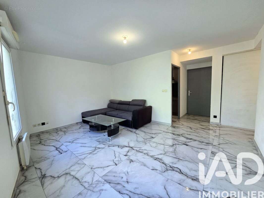 Photo 2 - Appartement à NIMES