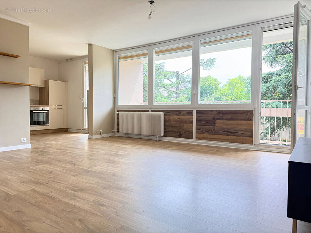 Appartement à OULLINS