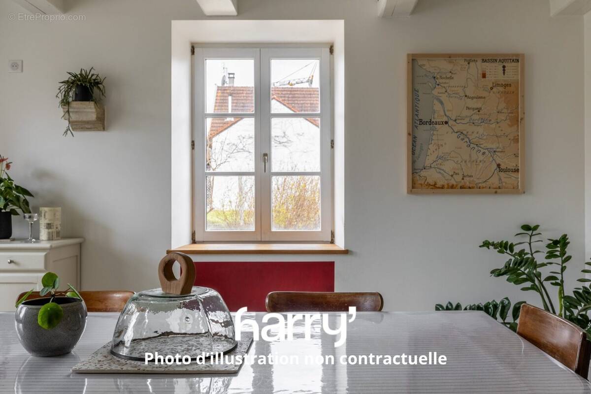 Appartement à FRASNE