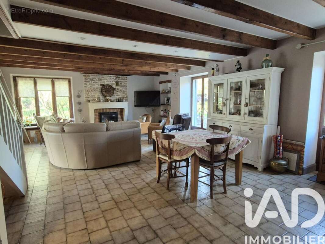 Maison 257 m² à Vancais  - photo 5