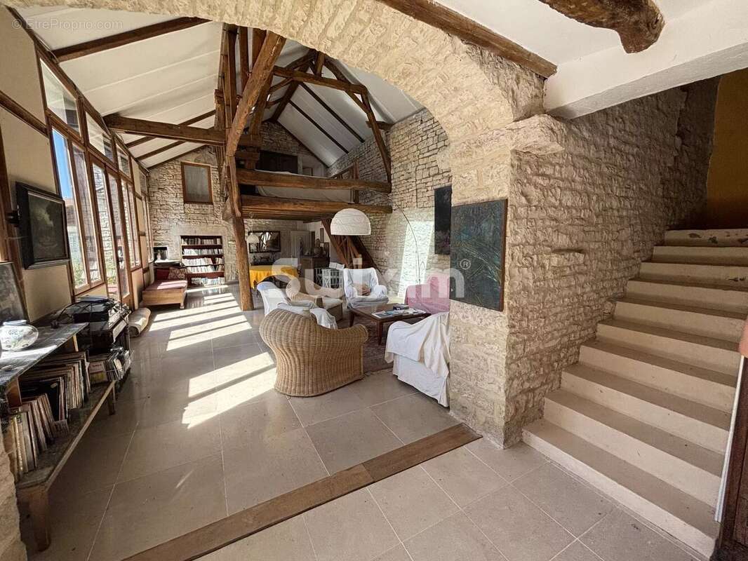 Maison à NOYERS