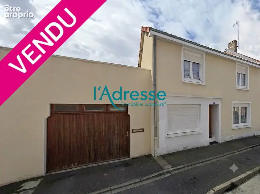 Maison à SAINT-PIERRE-MONTLIMART
