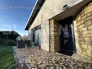 fc80eb9c-7053-4a2f-81ae-747641bf9f87 - Maison à PURE