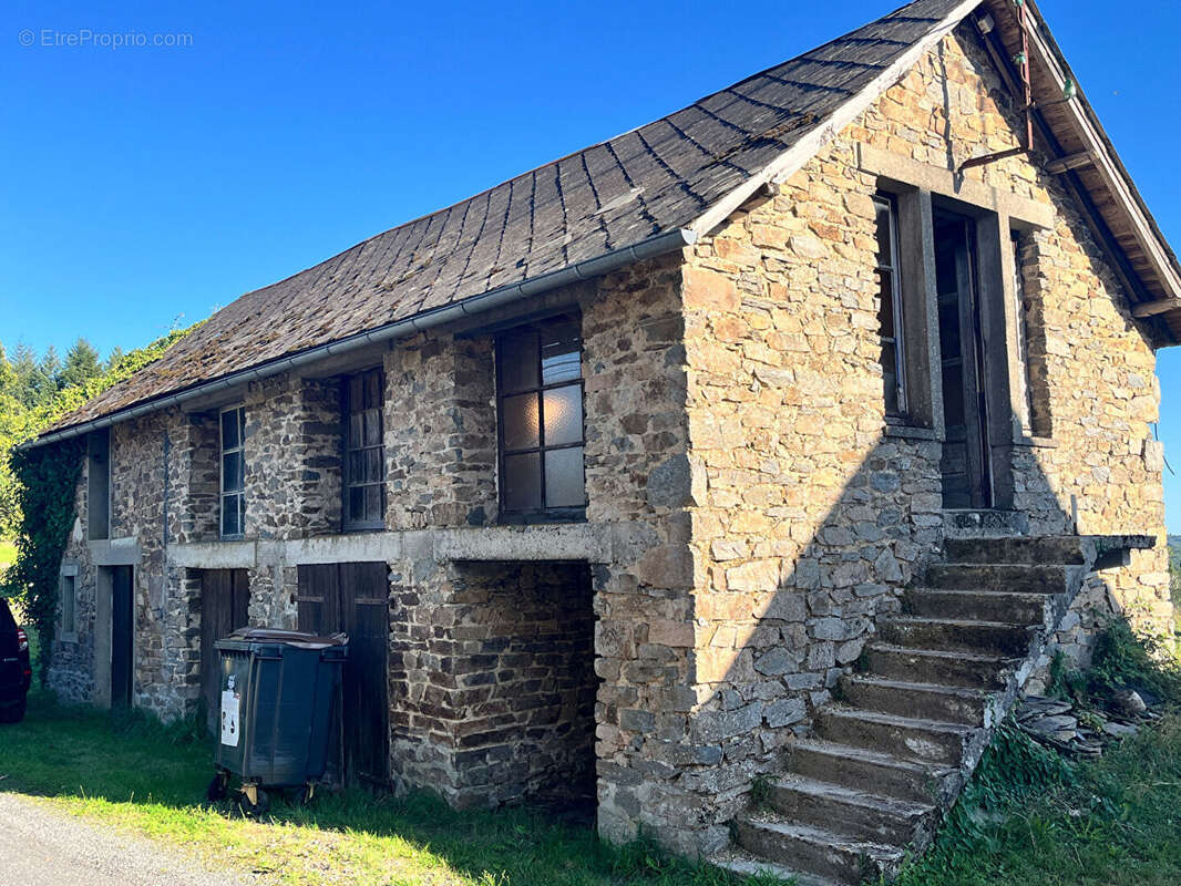 Maison à LAGARDE-ENVAL