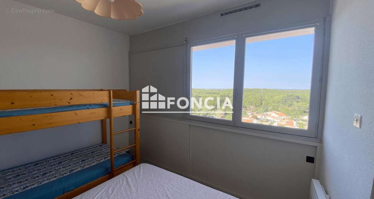 À vendre – T2 en étage élevé, résidence face à la mer - photo 3