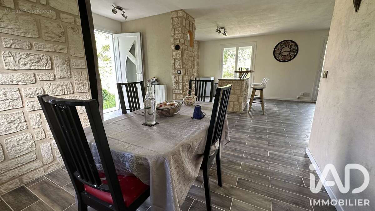 Maison 88 m² à Fay-Les-Nemours  - photo 8