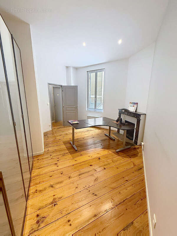 Bel appartement 3 pièces - Bordeaux Bastide Avenue Thiers - photo 3