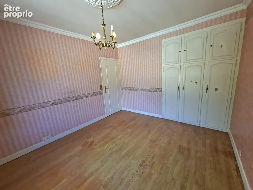 Villa avec piscine à 2 minutes des commodités - photo 23