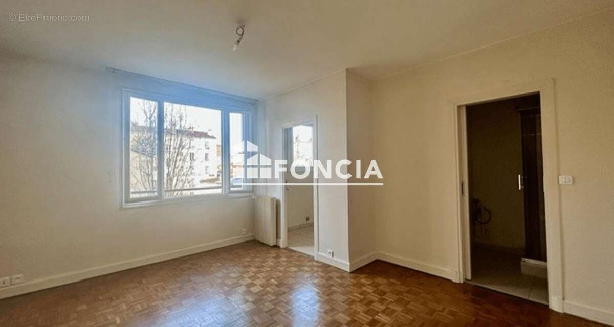 Appartement à PARIS-20E