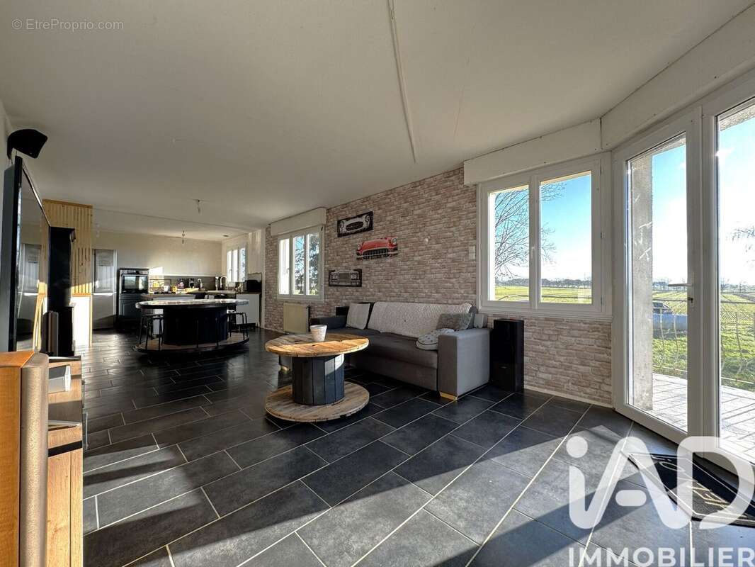 Photo 3 - Maison à FONTENAY-LE-COMTE