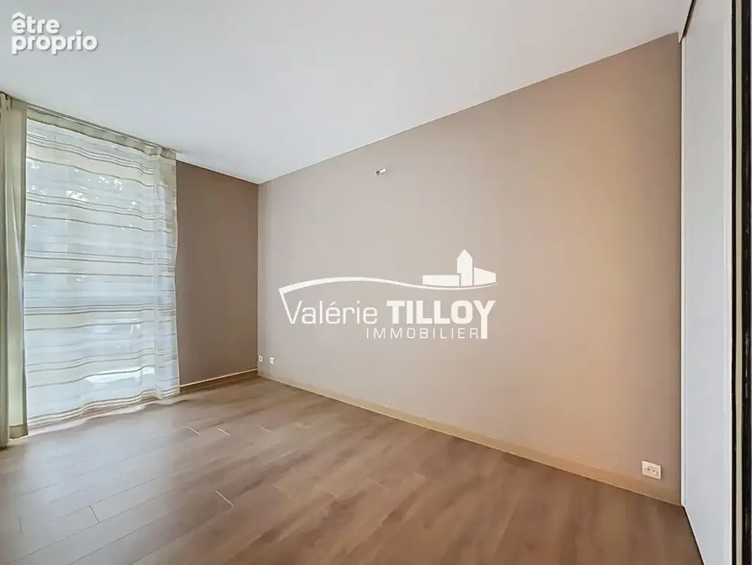 Bruz appartement de 77 m² en plein centre-ville avec 2 chambres terrasse de 18 m² sans vis-à-vis et garage - photo 8