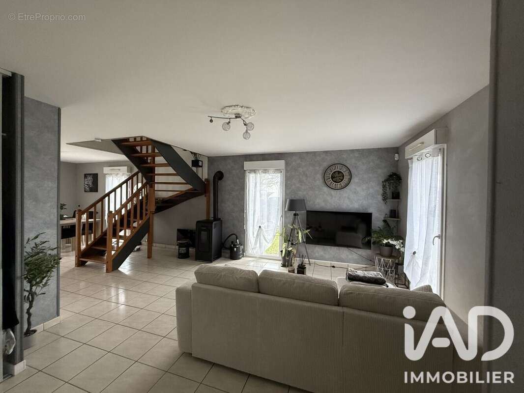 Maison 128 m² à Monnaie  - photo 2