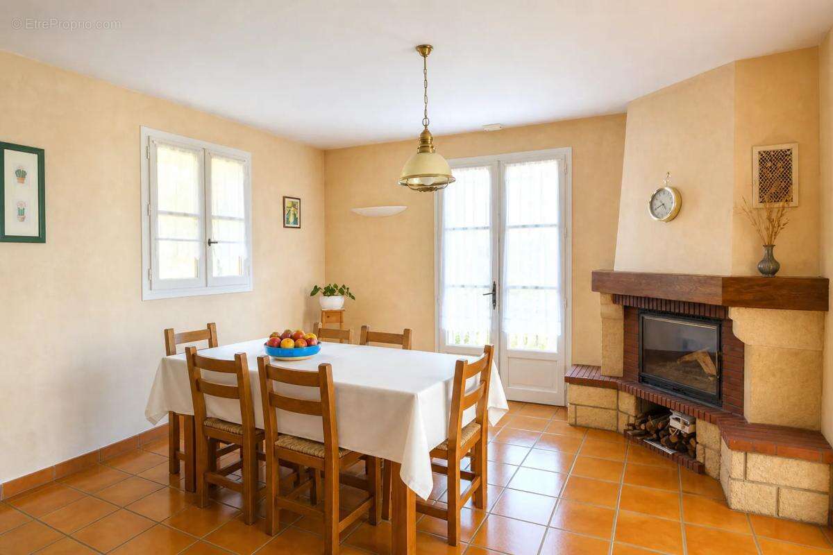 Maison spacieuse avec appartement à Pont-du-Casse - photo 3
