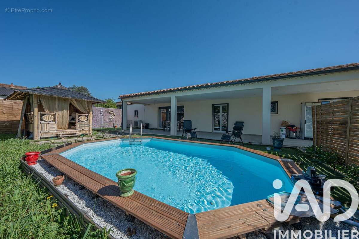 Maison 115 m² à Saint-Didier-Sous-Aubenas  - photo 4
