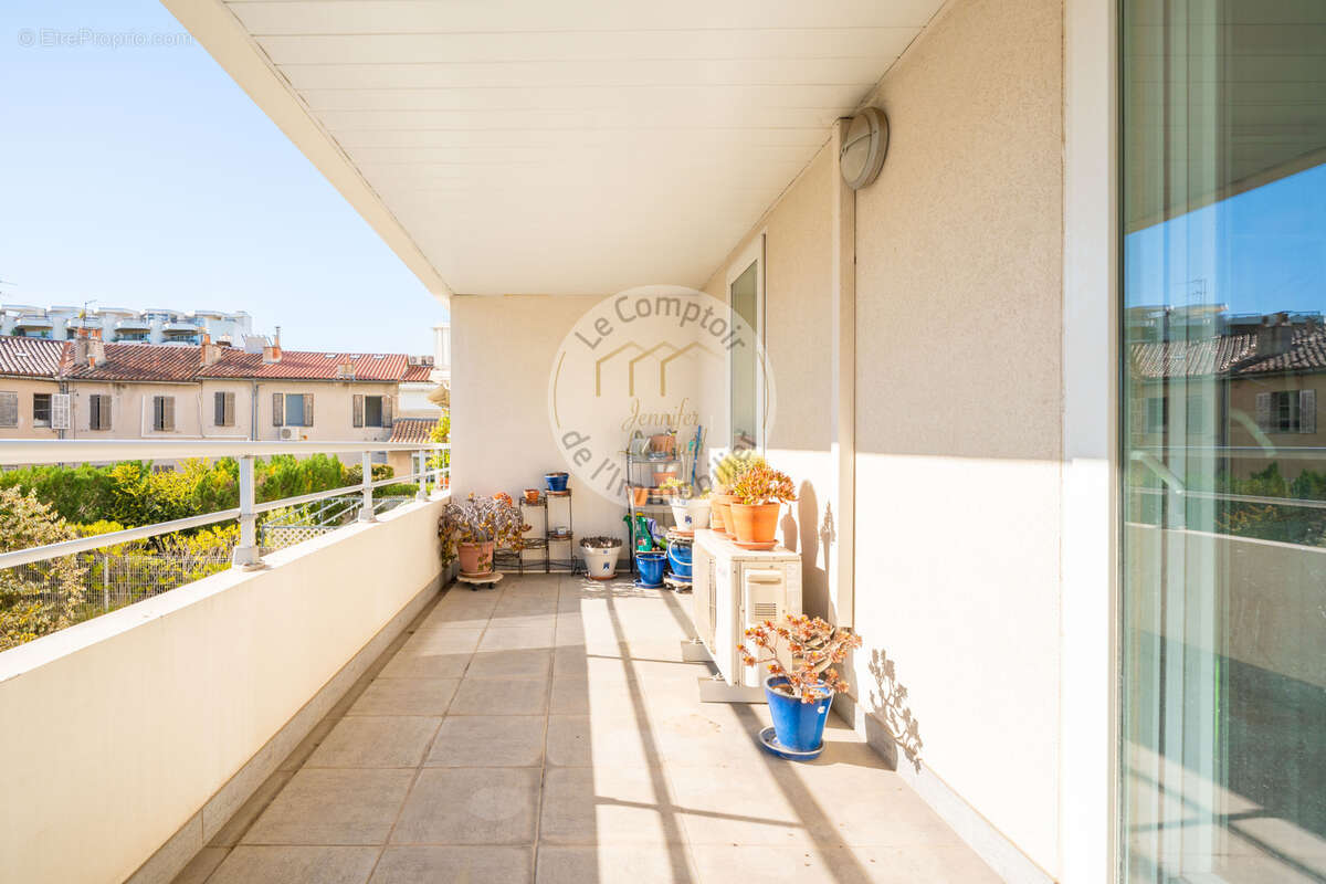 Appartement à MARSEILLE-8E