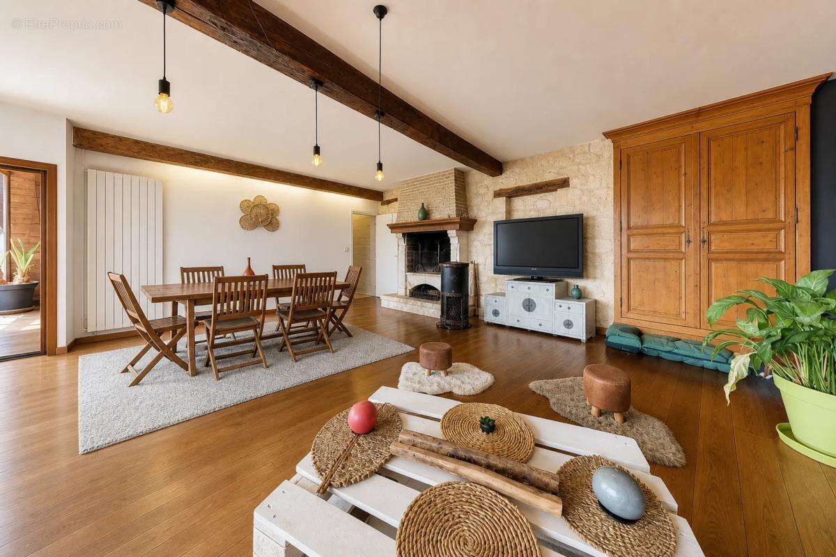 Belle maison en pierre XVIIIᵉ - 265m² Eymouthiers - photo 8