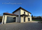 Maison à VERSAILLEUX