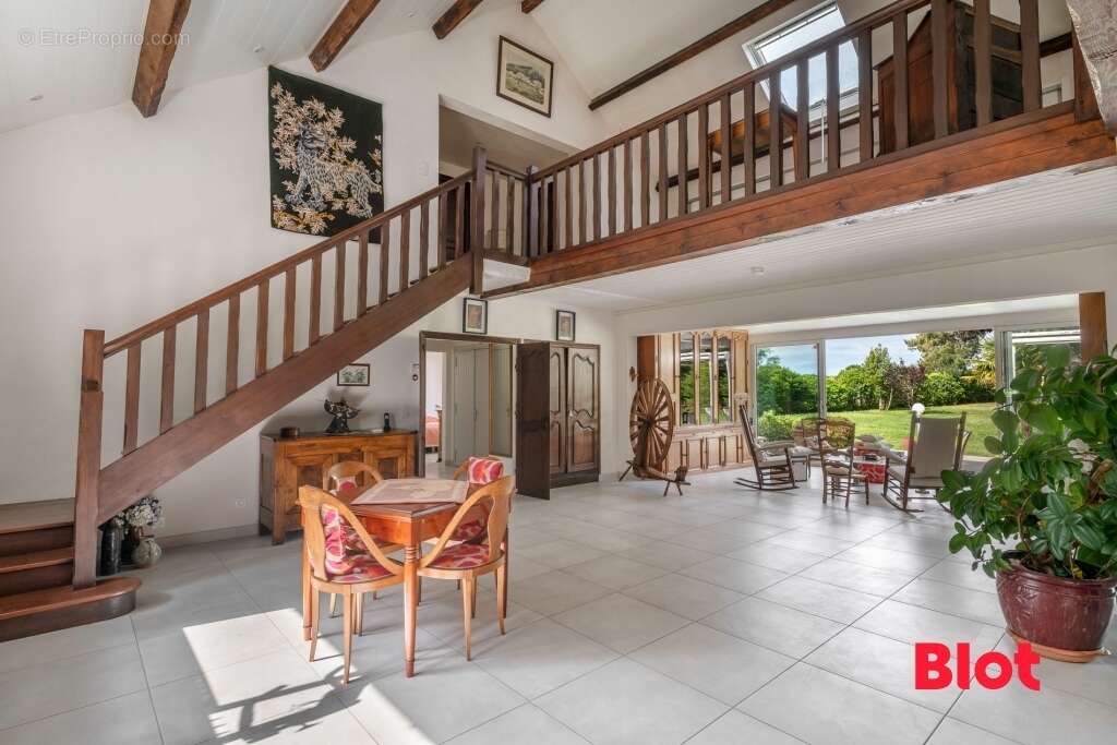 Maison 288 m² à Guerande  - photo 4