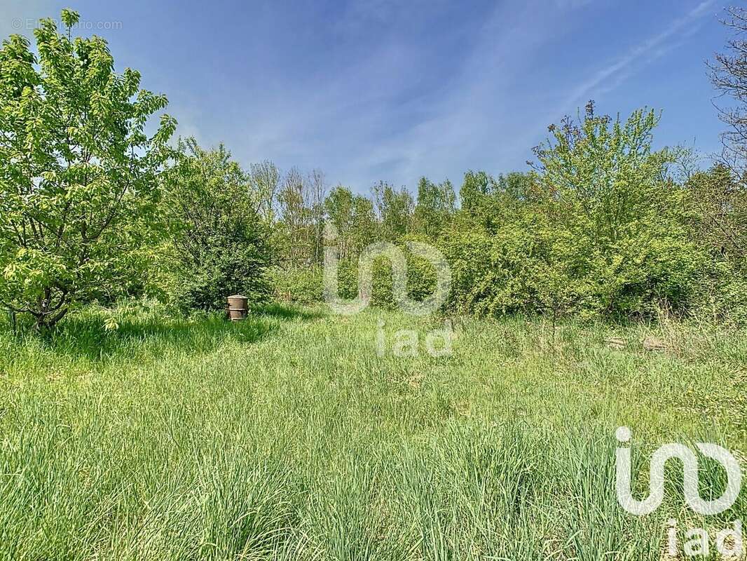 Photo 2 - Terrain à PLEURS