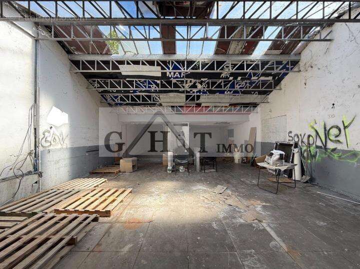Entrepot a vendre de 200 m2 environ sur pantin ! - photo 2