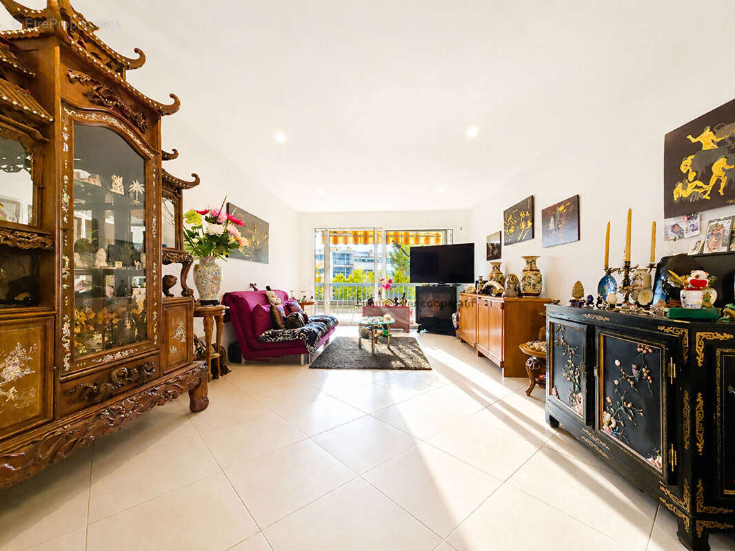 Appartement à MANDELIEU-LA-NAPOULE