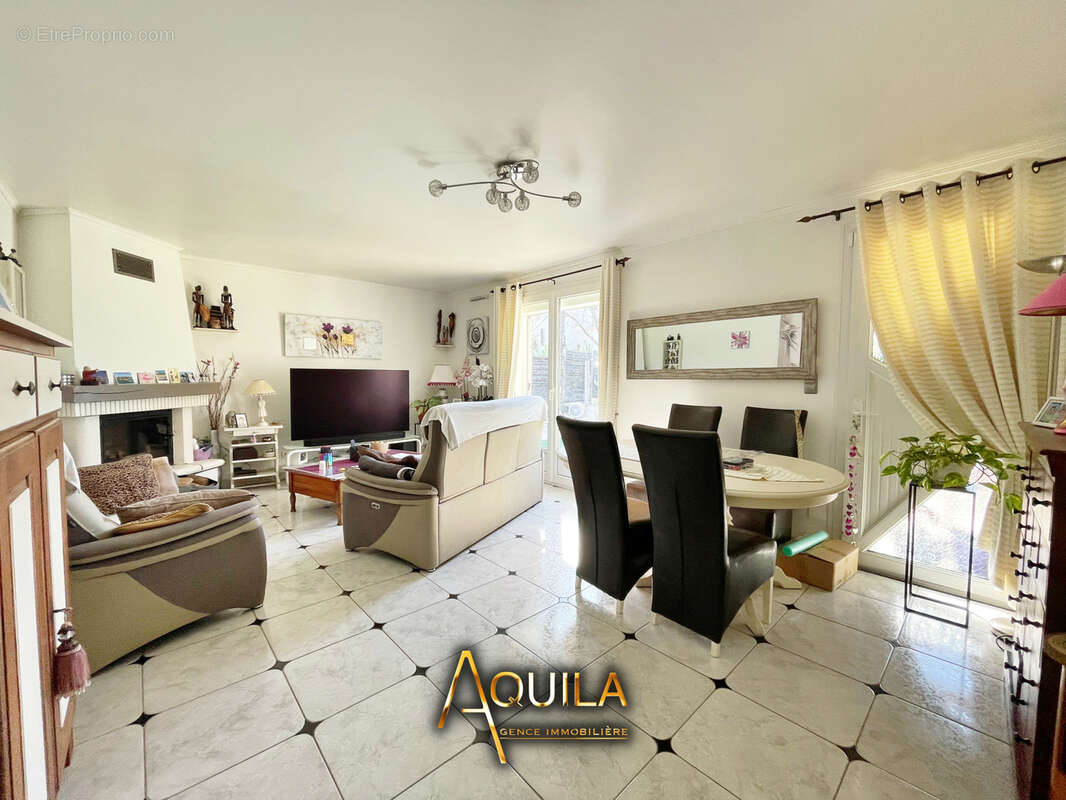 Maison à COLOMBIERS