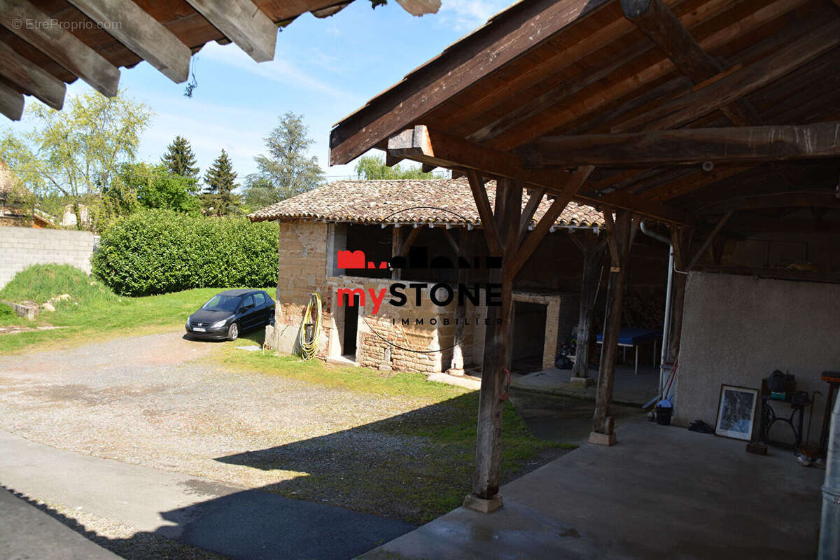 Maison à GENOUILLEUX