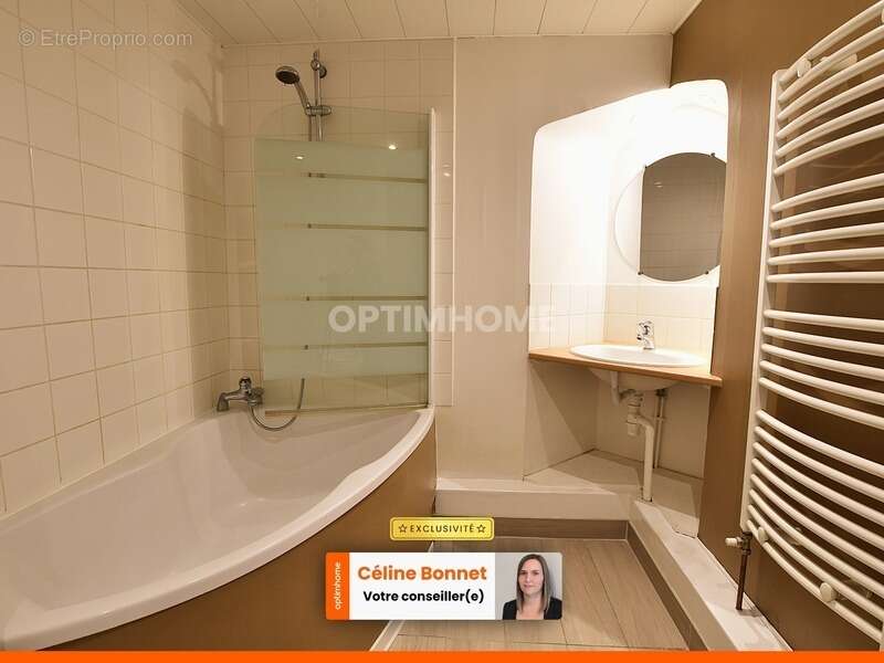 Maison à VIC-LE-COMTE