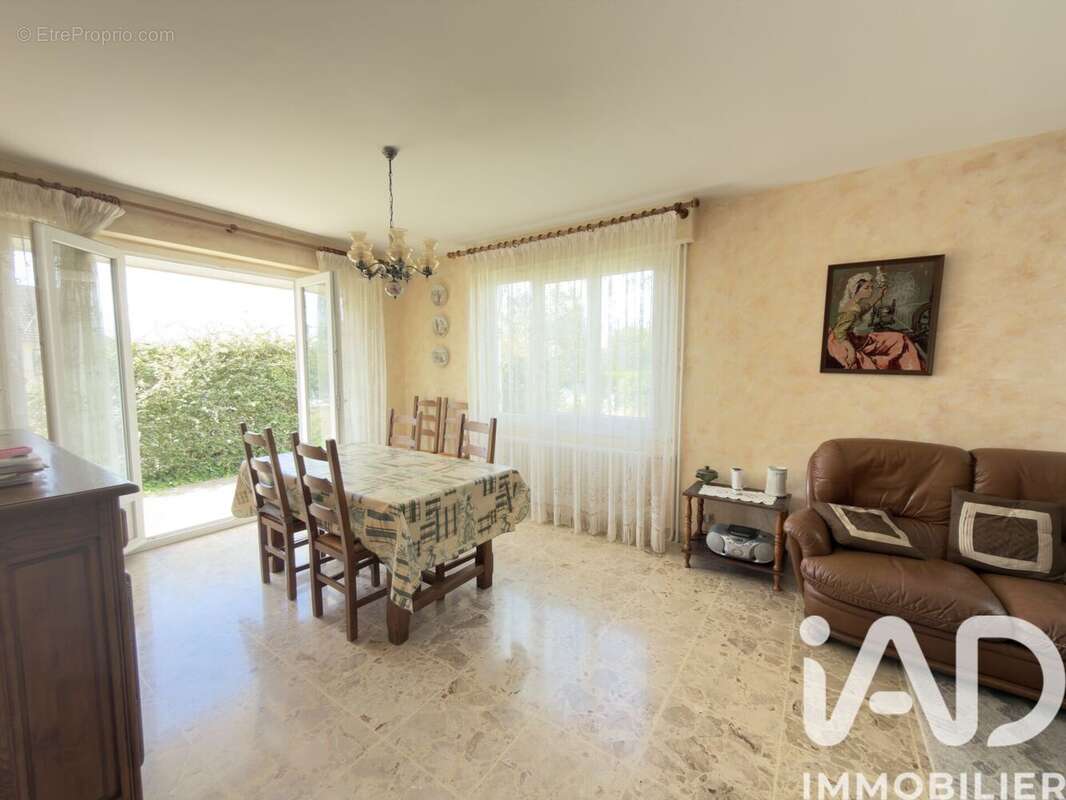 Photo 2 - Maison à VAUX-LE-PENIL