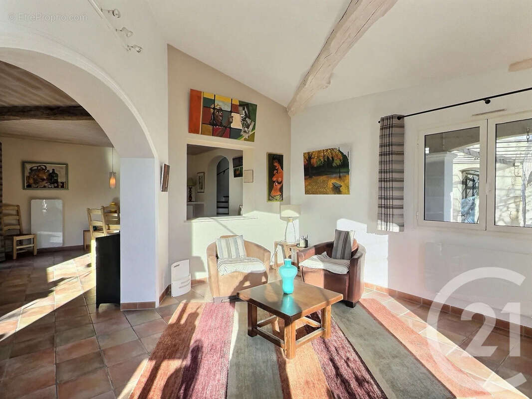 Maison à CHATEAUNEUF-GRASSE