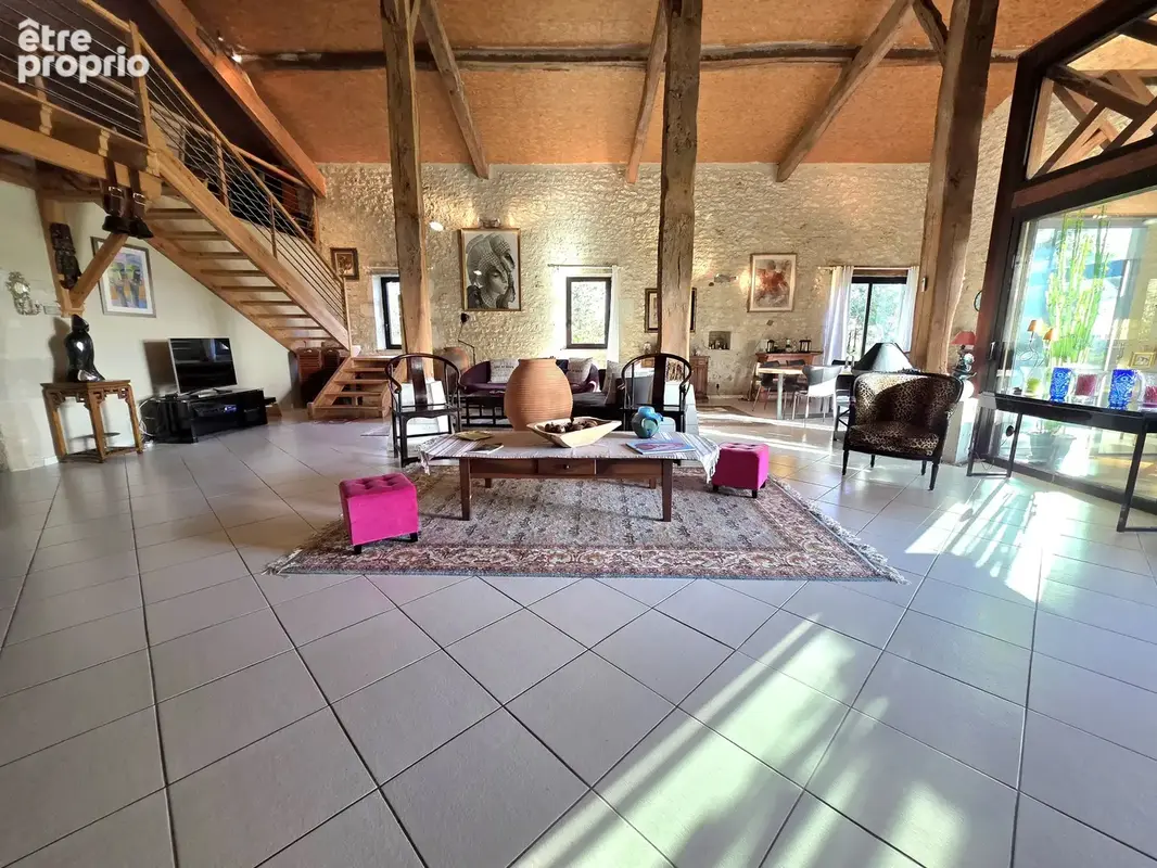 Charmante maison en pierre, pleine de caractère et de charme authentique - photo 9