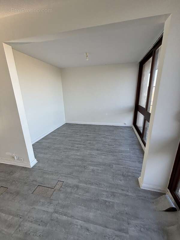 Appartement à FONTENAY-LE-FLEURY