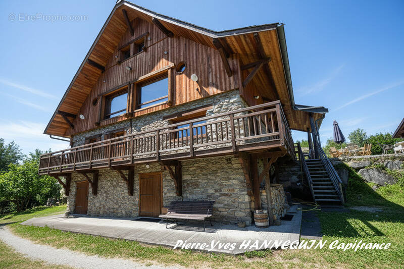 Maison à UGINE