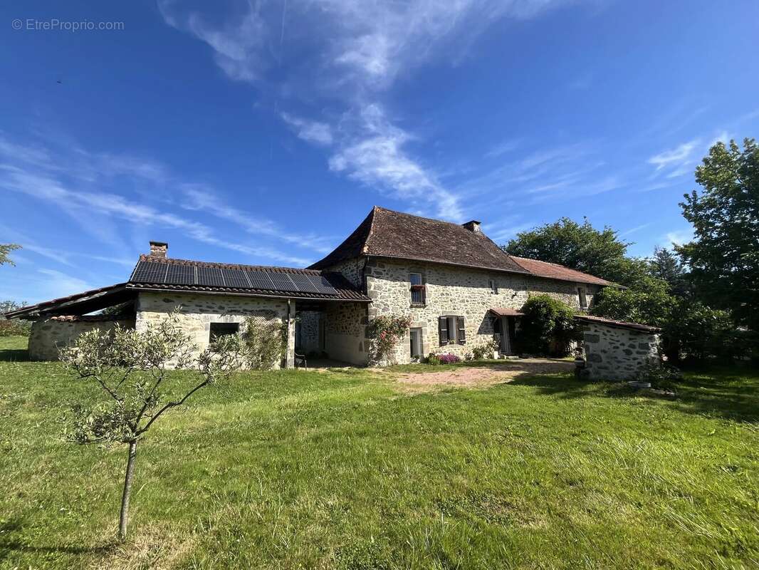 Maison à SAINT-SAUD-LACOUSSIERE