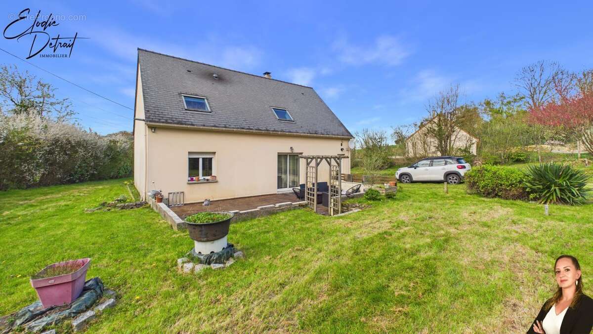 Maison à MEZIERES-SOUS-LAVARDIN