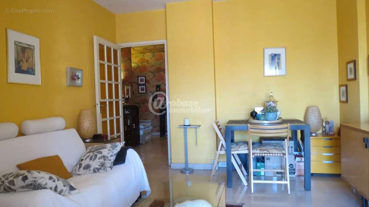 Appartement à MARSEILLE-5E