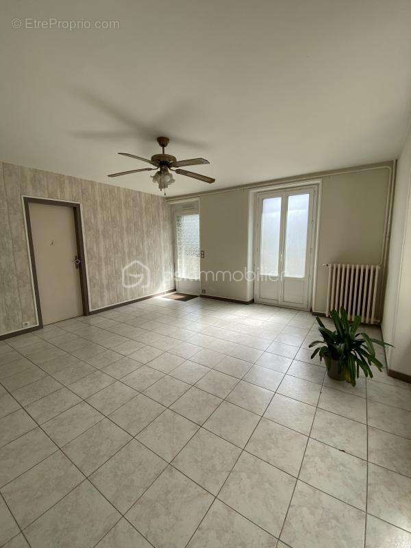 Appartement à SAINT-CHERON