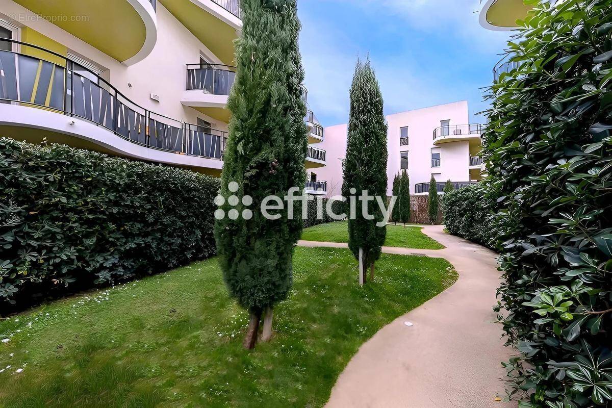 Appartement à CASTELNAU-LE-LEZ
