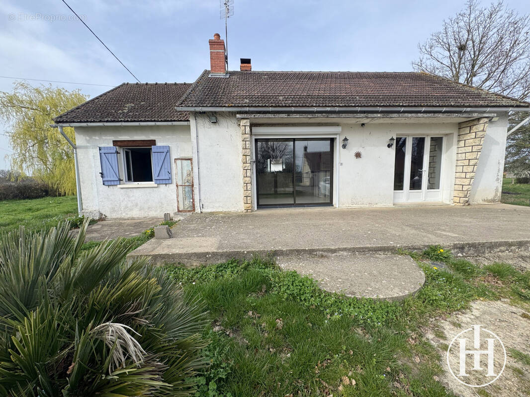 Maison à VALIGNY