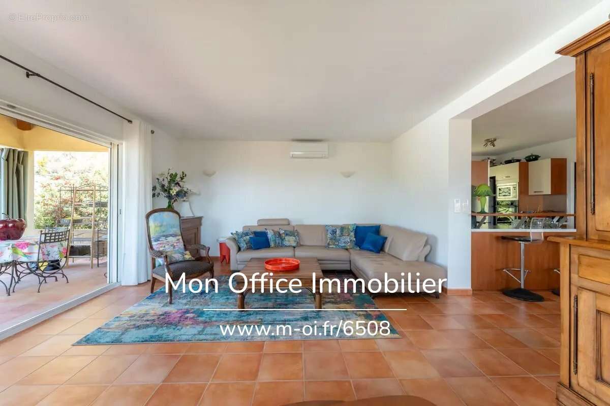 Maison à MEYREUIL