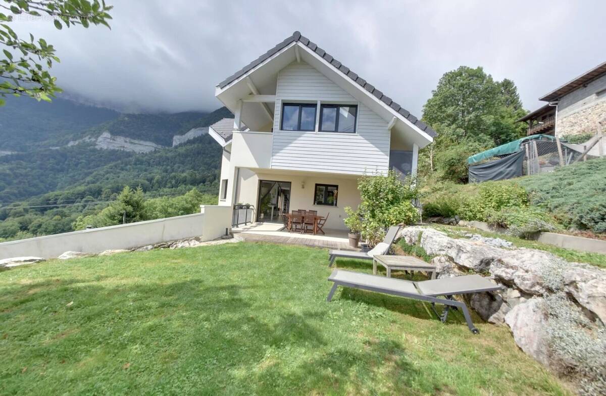 Maison à NOYAREY