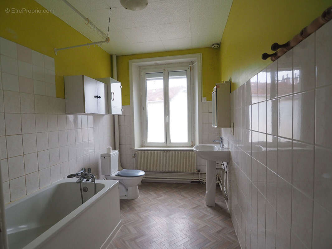 Maison à NOMEXY