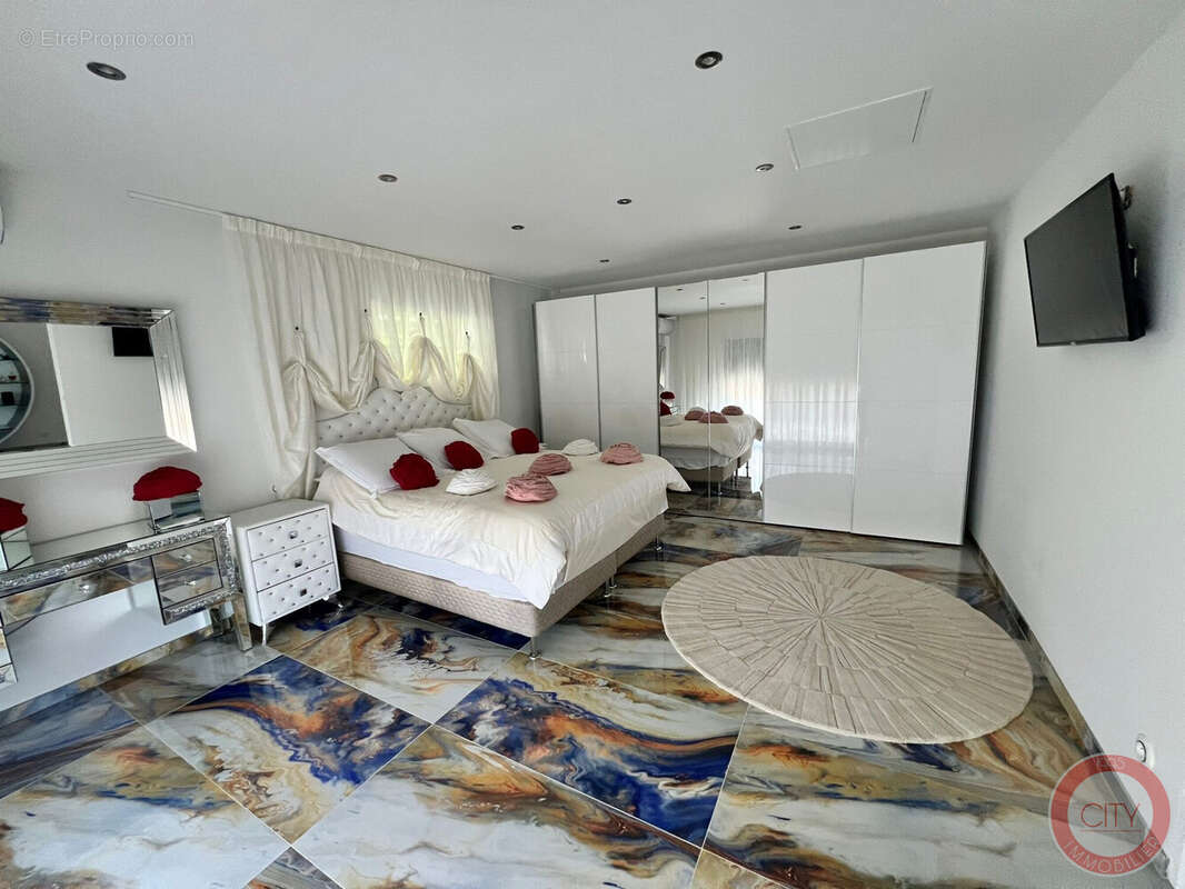 Maison à CARBON-BLANC