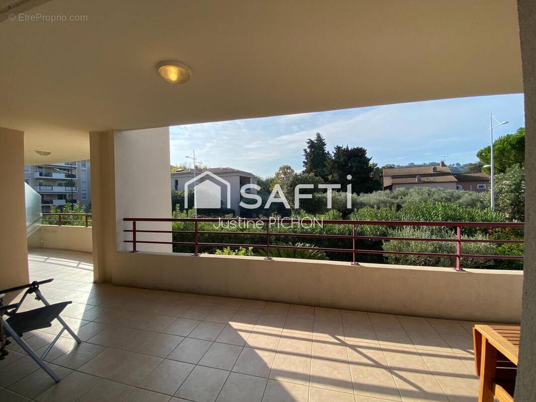 Photo 1 - Appartement à HYERES