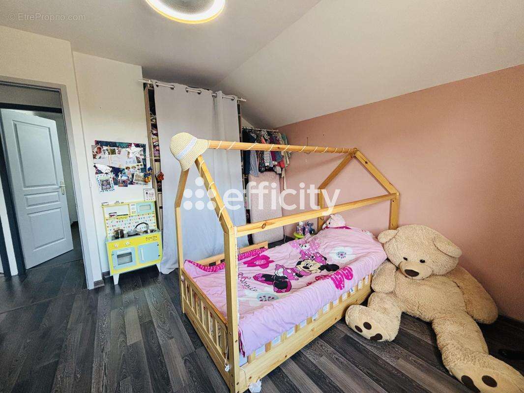 Maison 94 m² à Montagny-Les-Lanches  - photo 10