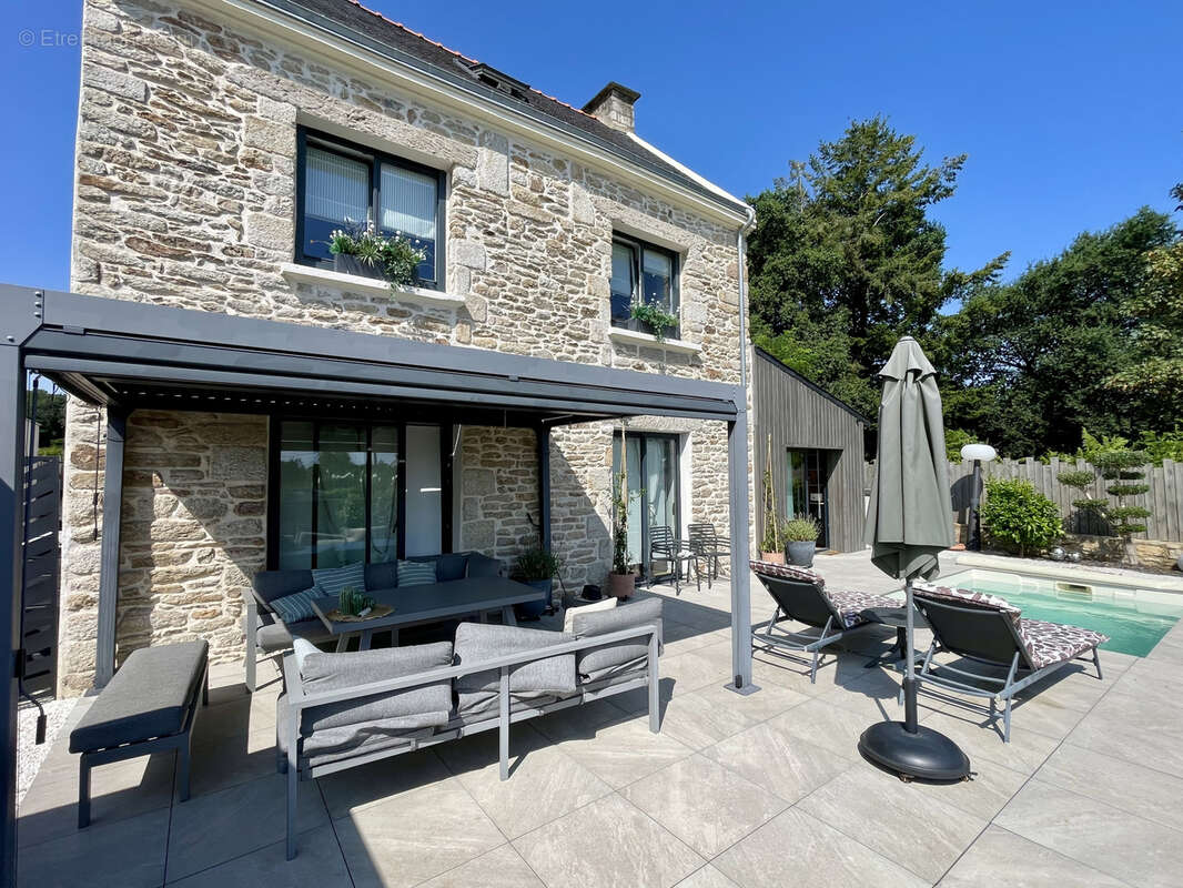 Maison 160 m² à Saint-Ave  - photo 2